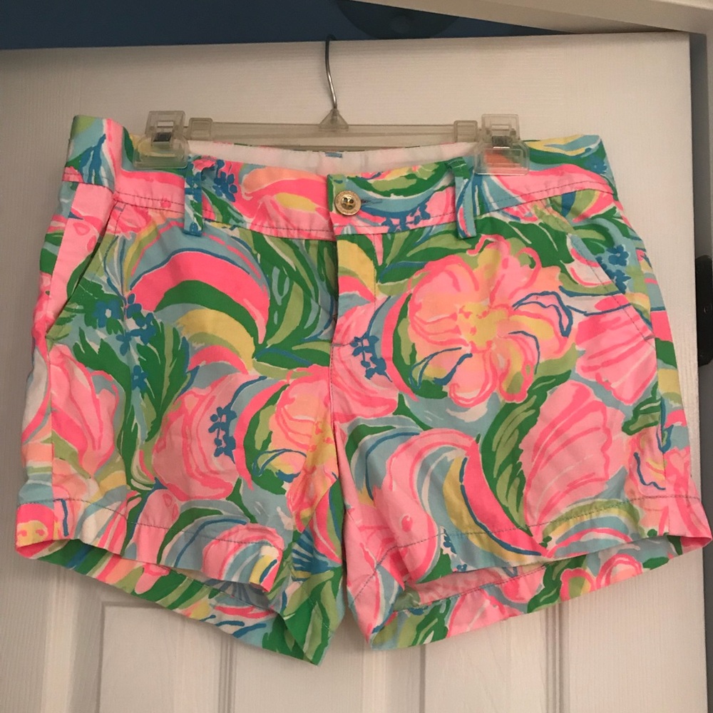 Lilly Pulitzer size 8 Callahan shorts.